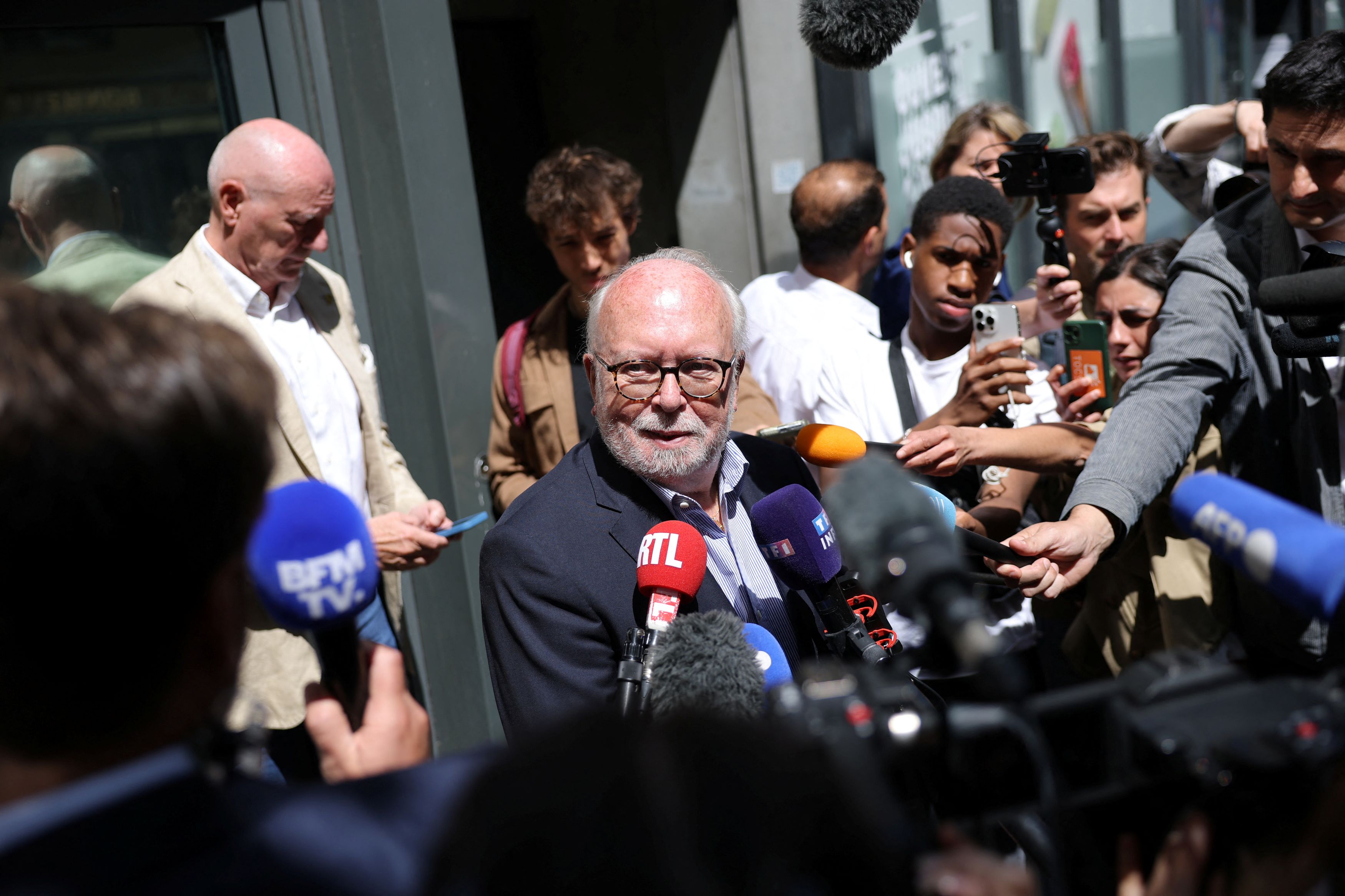 【フランス】極右政党本部を家宅捜索　選挙資金不正調達疑惑で